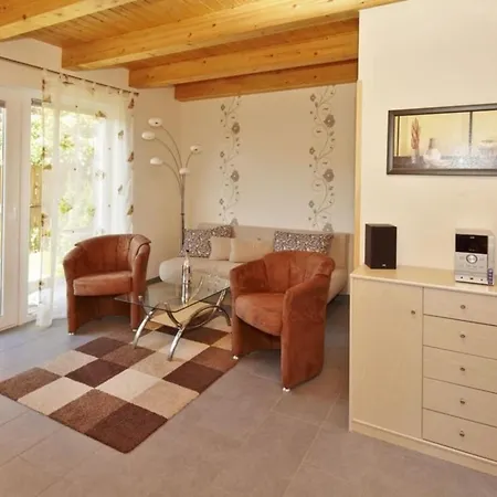 Schultz Mit 2 Apartment *